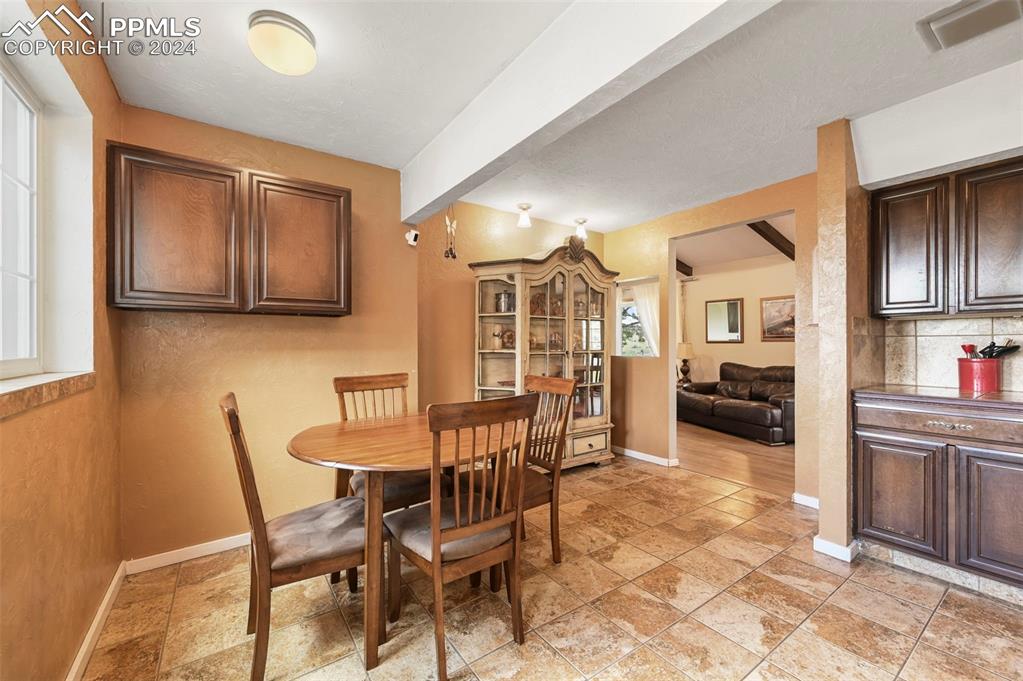 Image 9 of 41: Dining Area