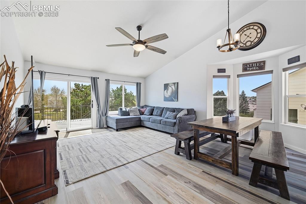 Image 8 of 50: Living Room