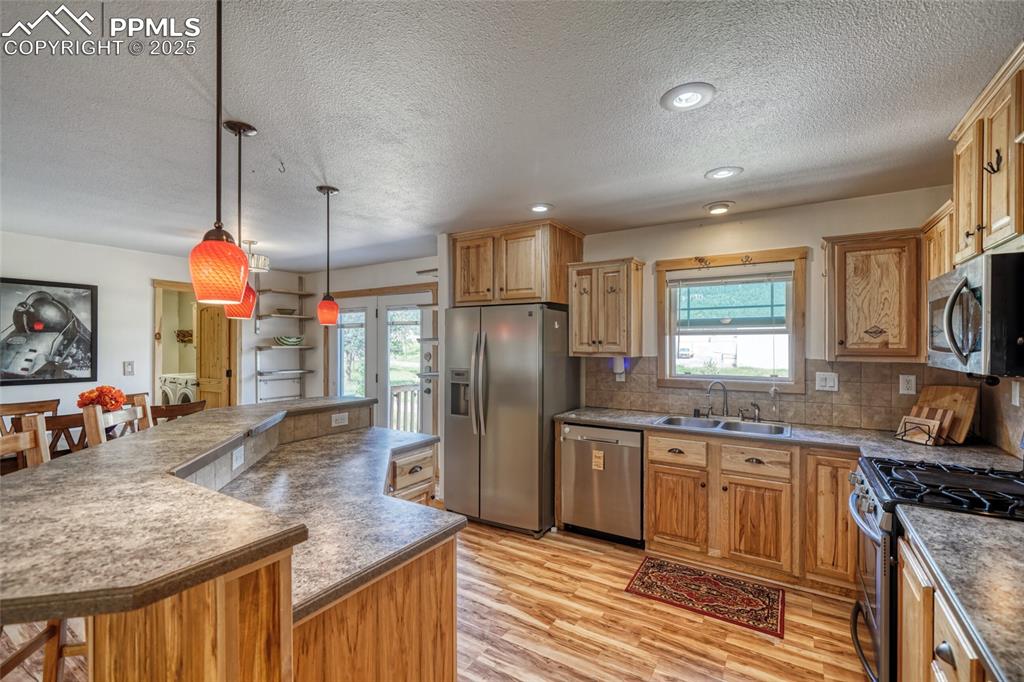 Image 12 of 38: Kitchen