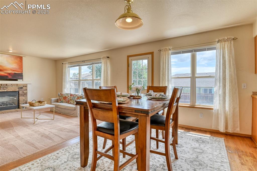 Image 15 of 48: Dining Area