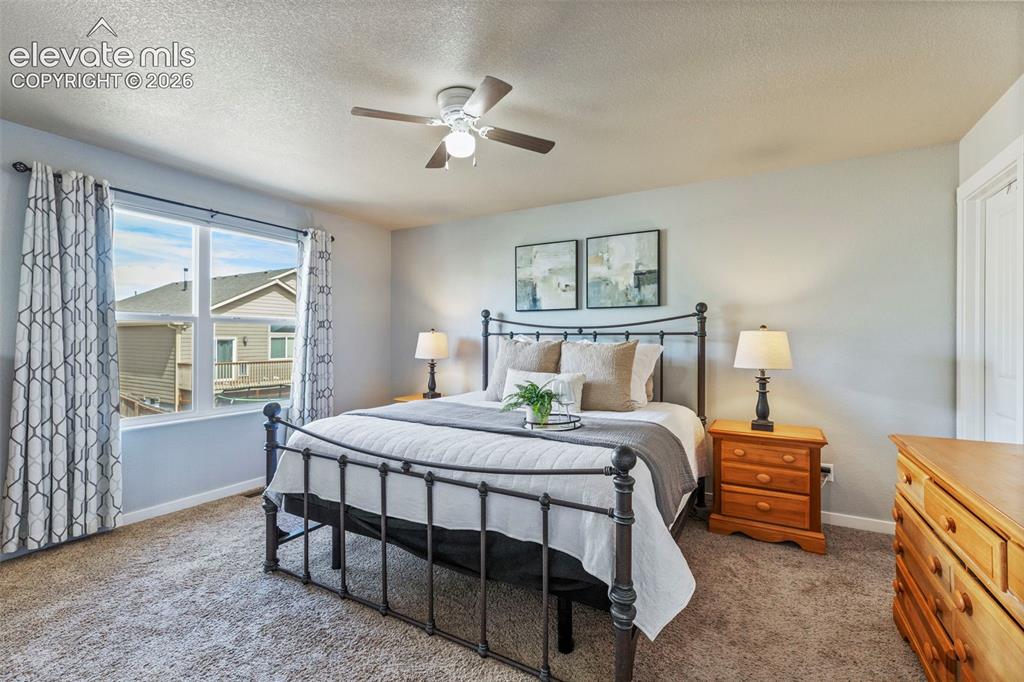 Image 19 of 35: Bedroom