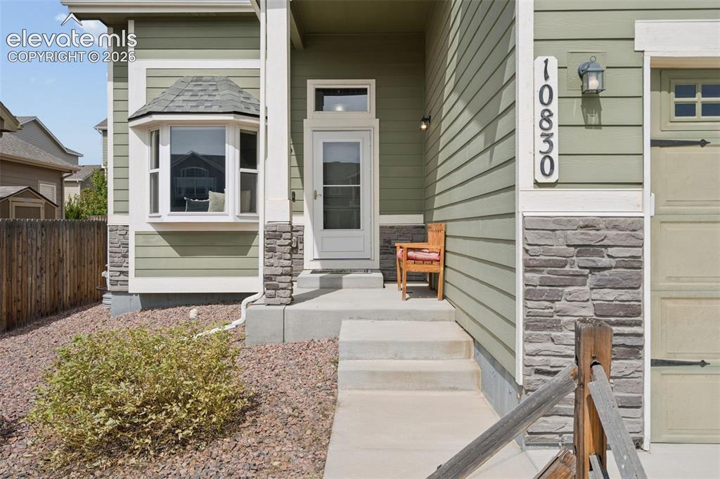 Image 8 of 35: Entry