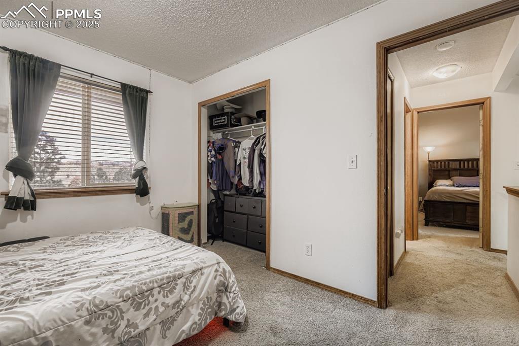 Image 18 of 27: Bedroom