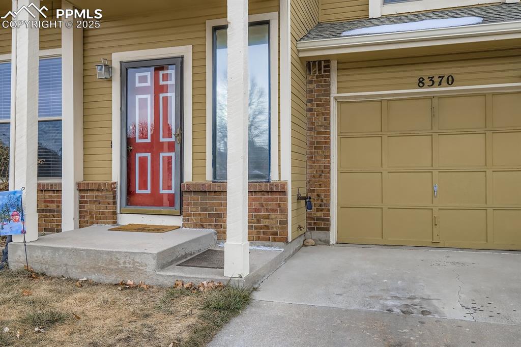 Image 4 of 27: Entry