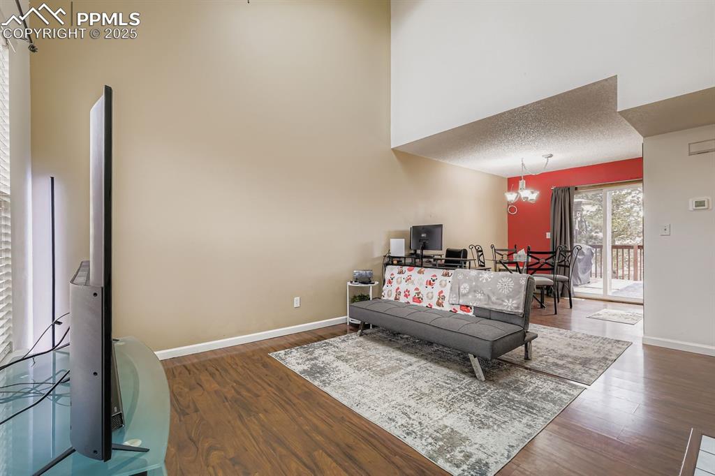 Image 5 of 27: Living Room