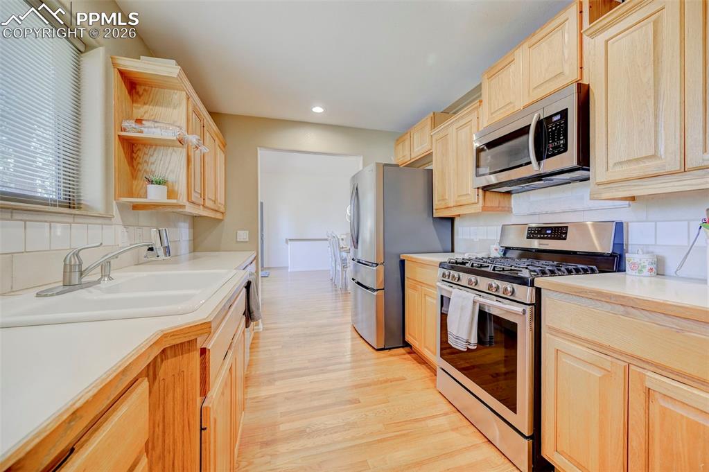 Image 11 of 47: Kitchen