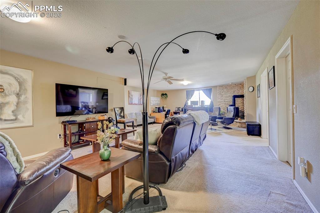 Image 25 of 47: Living Room