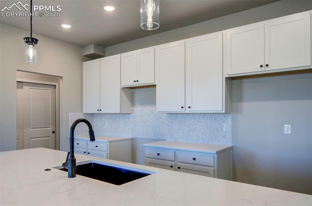 Image 13 of 44: Kitchen