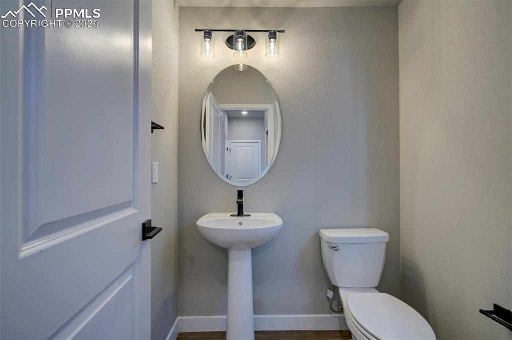 Image 15 of 44: Bathroom