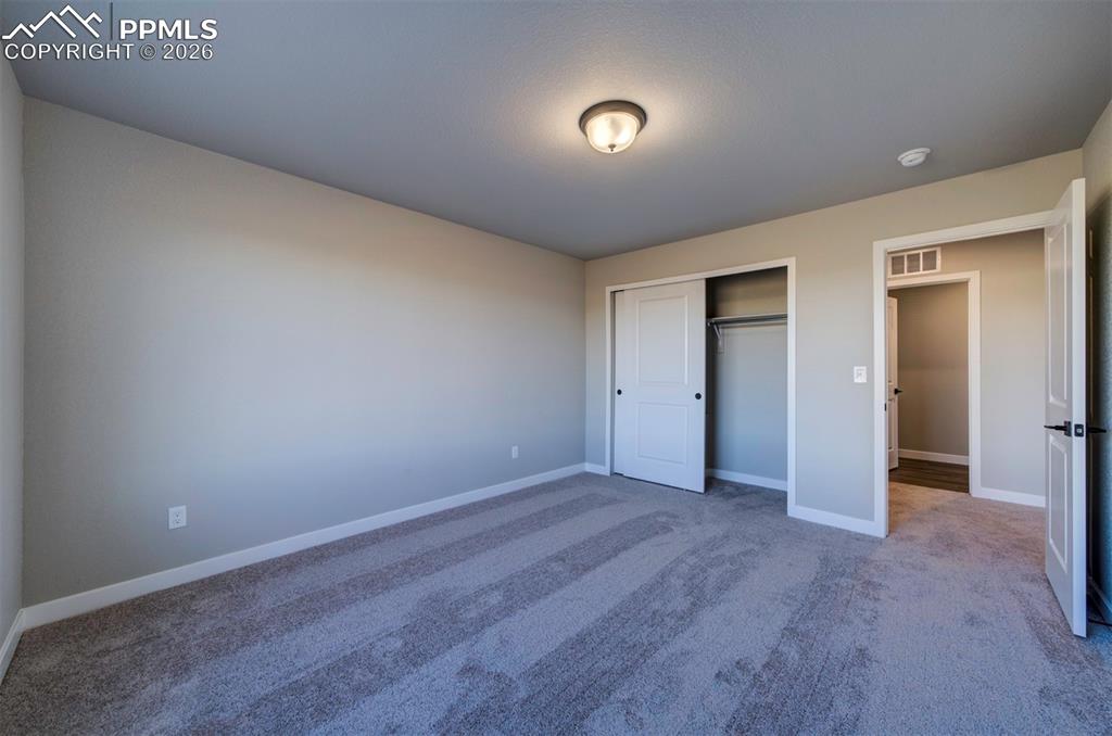 Image 28 of 44: Bedroom