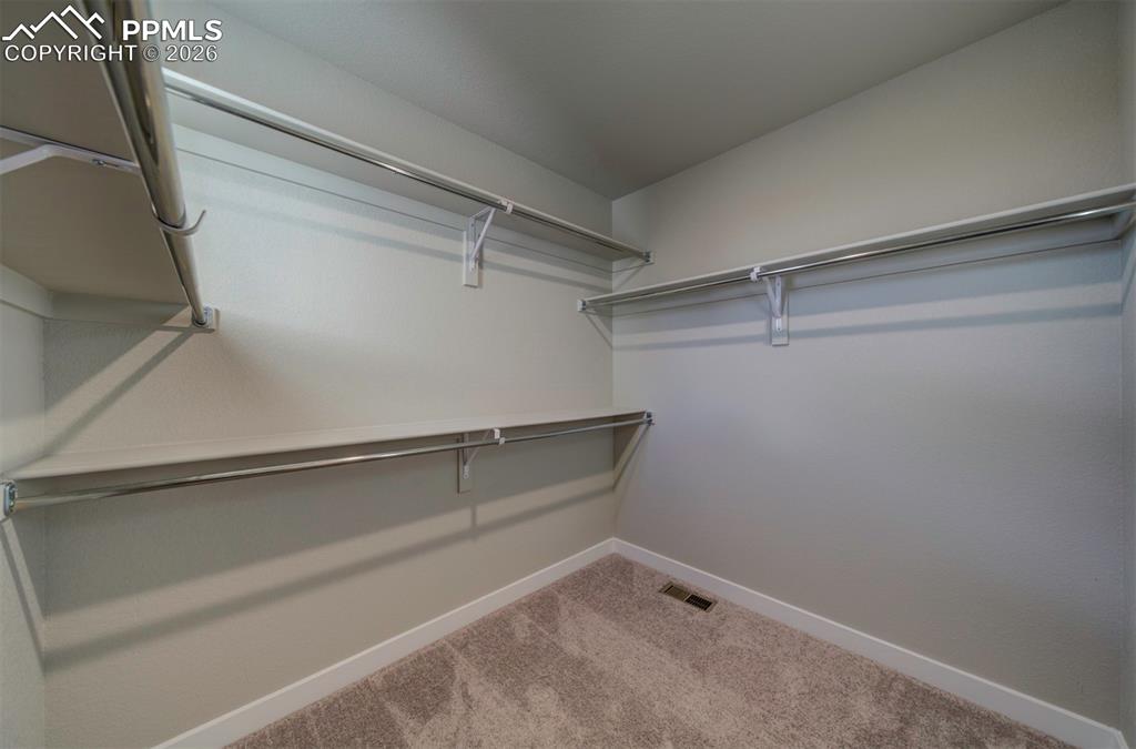 Image 36 of 44: Closet