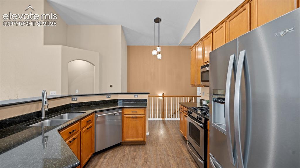 Image 10 of 39: Kitchen