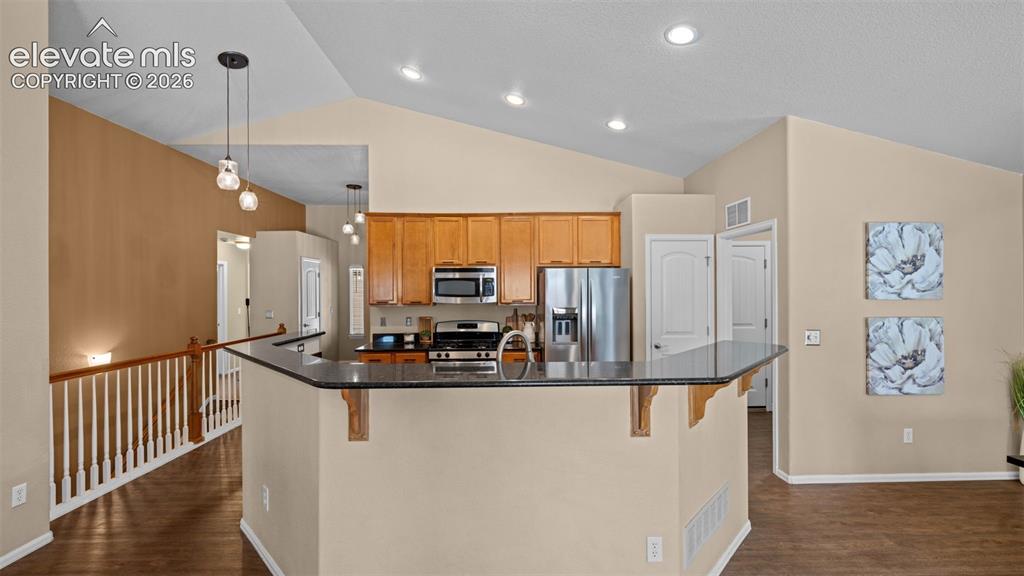 Image 11 of 39: Kitchen