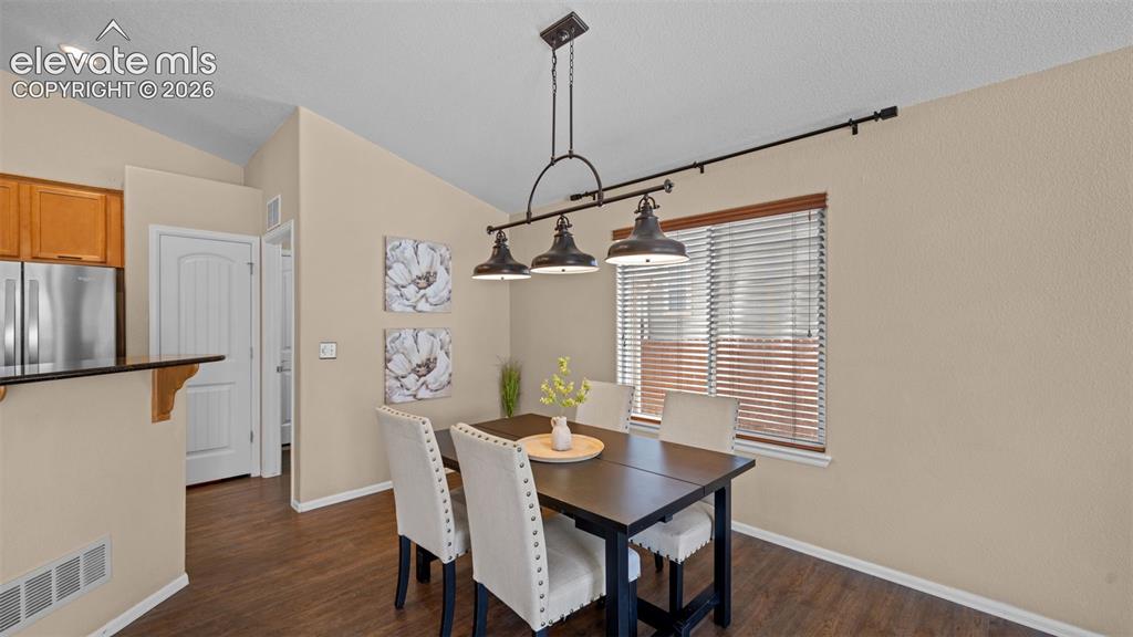 Image 12 of 39: Dining Area