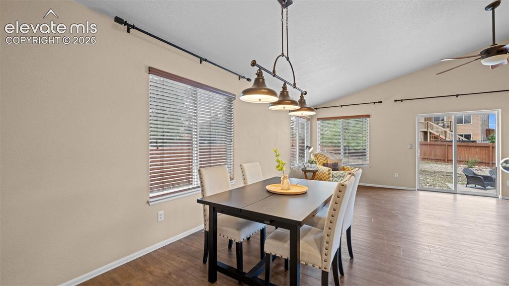 Image 16 of 39: Dining Area