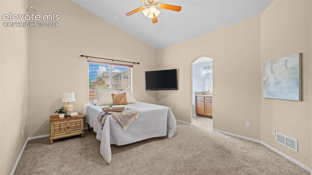 Image 17 of 39: Bedroom