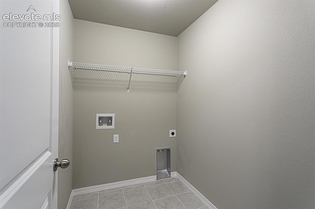 Image 10 of 21: *Photos of previous inventory home of same floor plan. Features and options