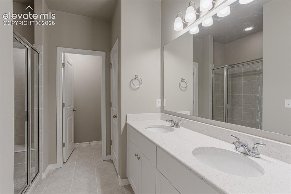 Image 14 of 21: *Photos of previous inventory home of same floor plan. Features and options