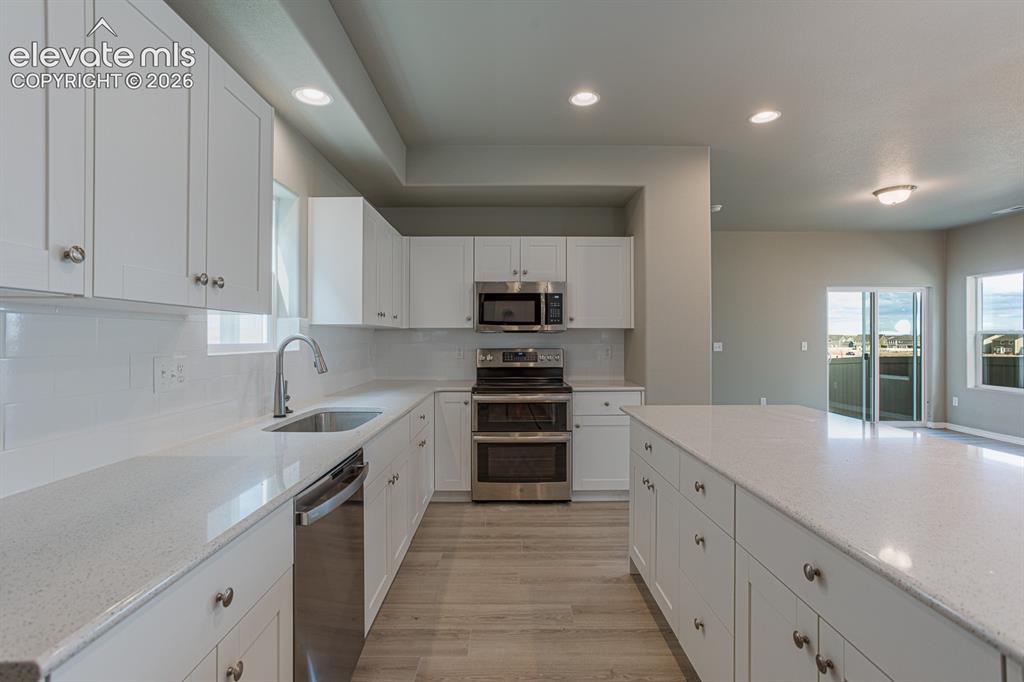 Image 6 of 21: *Photos of previous inventory home of same floor plan. Features and options