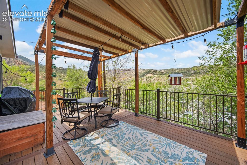 Image 4 of 24: Deck