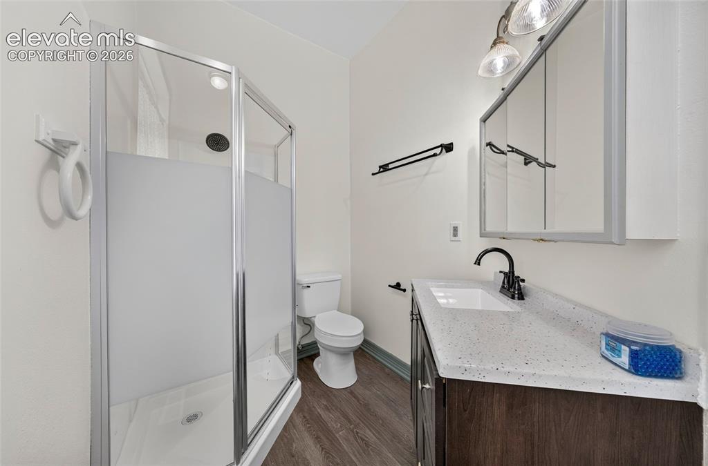 Image 11 of 20: Bathroom