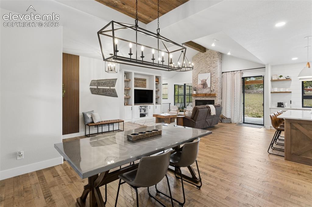 Image 8 of 49: Dining Area