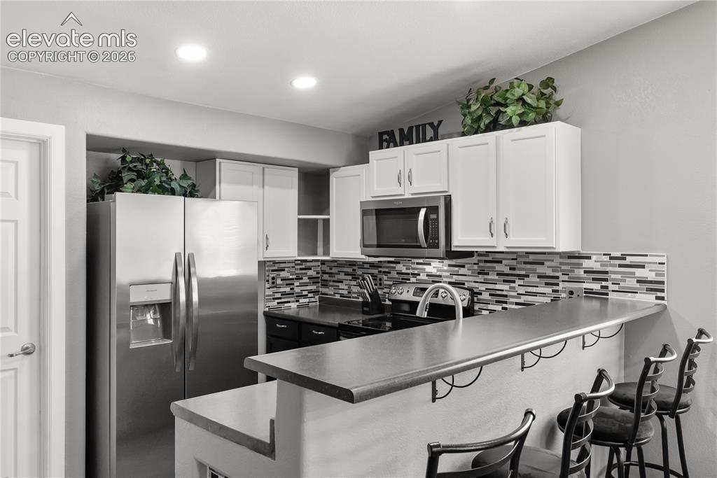 Image 8 of 34: Kitchen