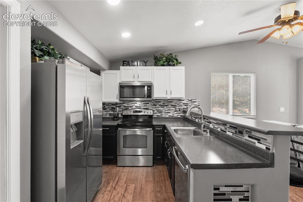 Image 9 of 34: Kitchen