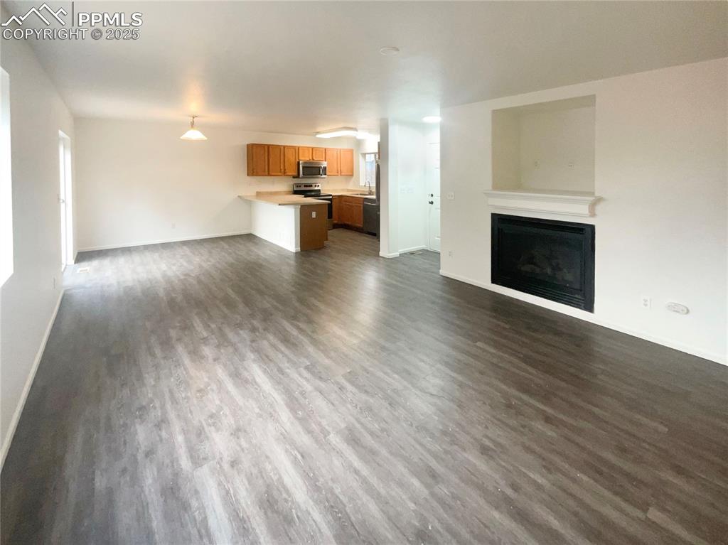Image 3 of 24: Living Room