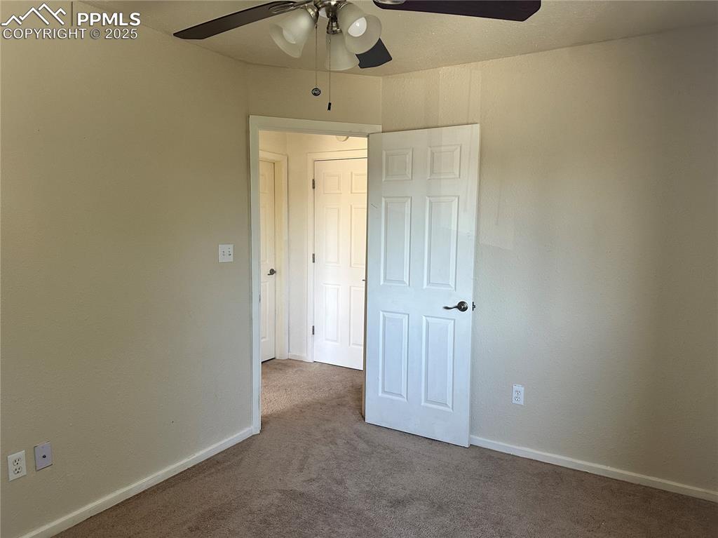 Image 16 of 29: Bedroom