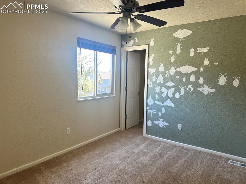 Image 17 of 29: Bedroom