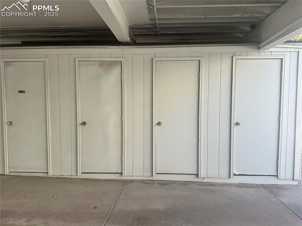 Image 5 of 29: Closet