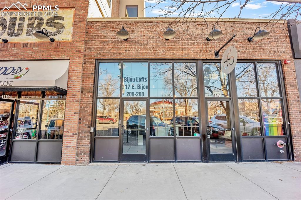 Image 4 of 48: Bijou Street Entrance