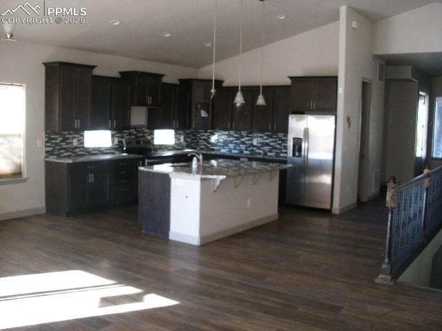 Image 10 of 41: Kitchen