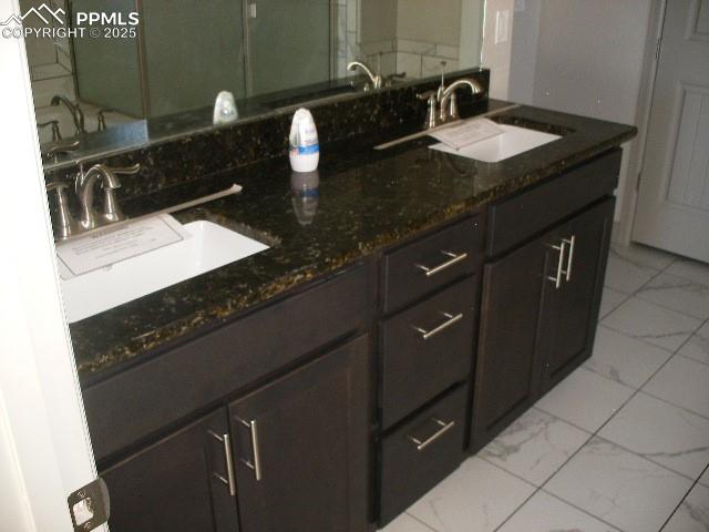 Image 16 of 41: Bathroom