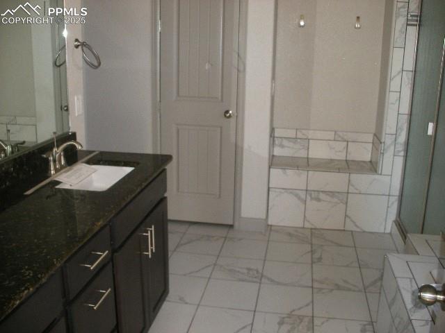 Image 17 of 41: Bathroom