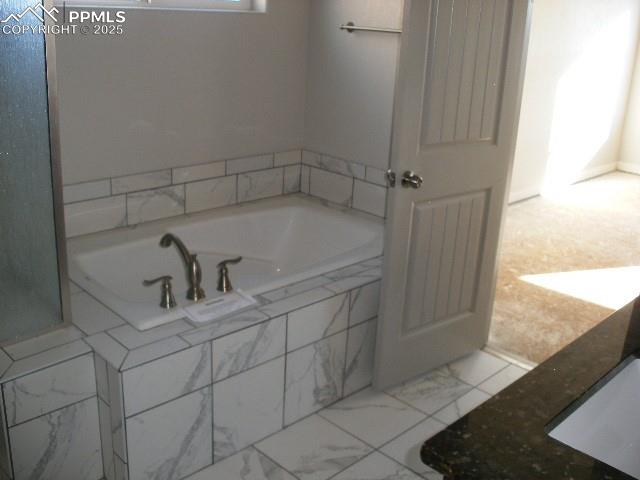 Image 20 of 41: Bathroom