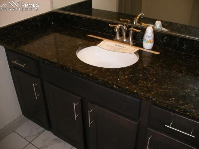 Image 21 of 41: Bathroom