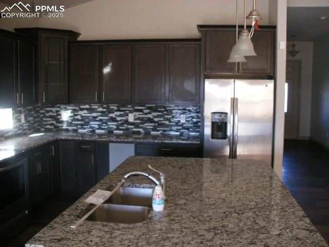 Image 8 of 41: Kitchen