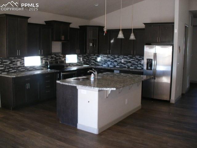 Image 9 of 41: Kitchen