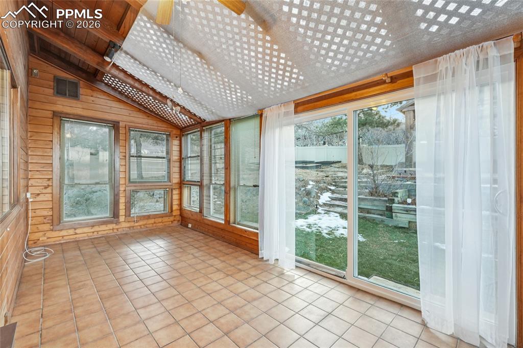 Image 16 of 48: Sun Room