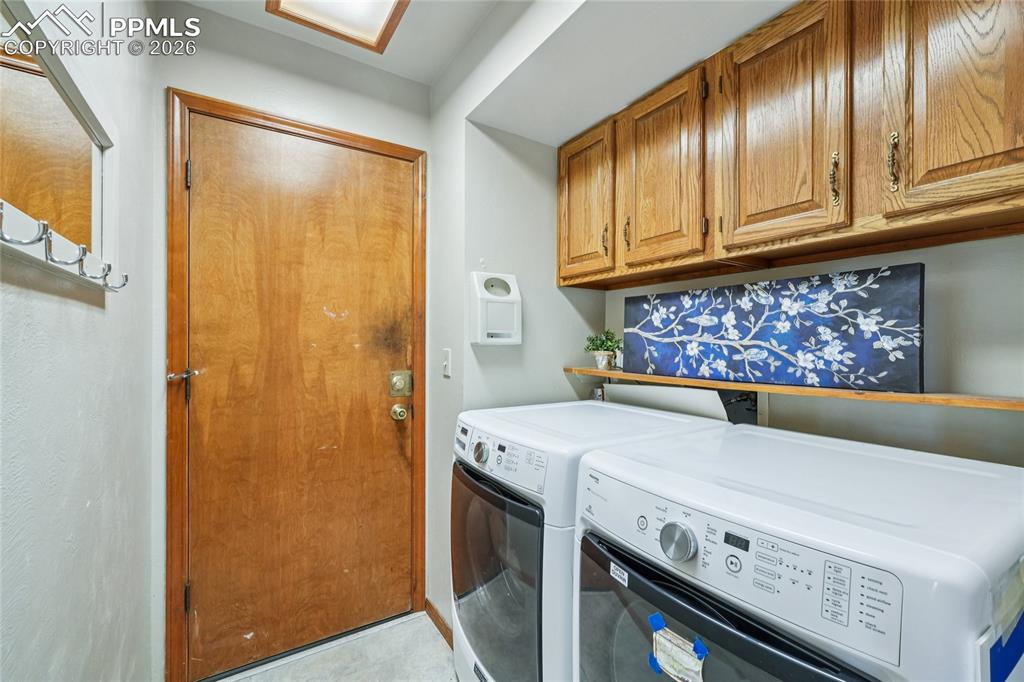 Image 38 of 48: Laundry