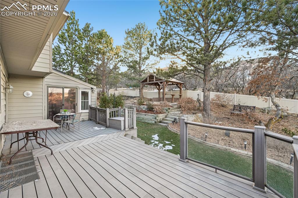 Image 41 of 48: Deck