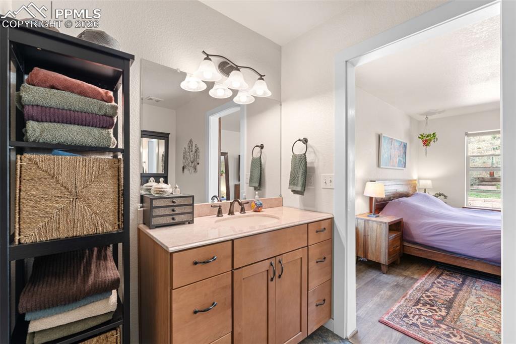 Image 20 of 38: Bathroom in the Owner