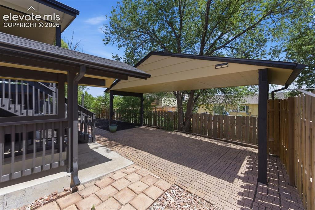 Image 16 of 20: Patio