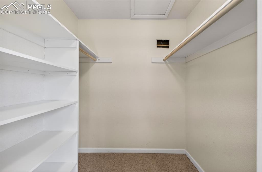 Image 23 of 29: Closet