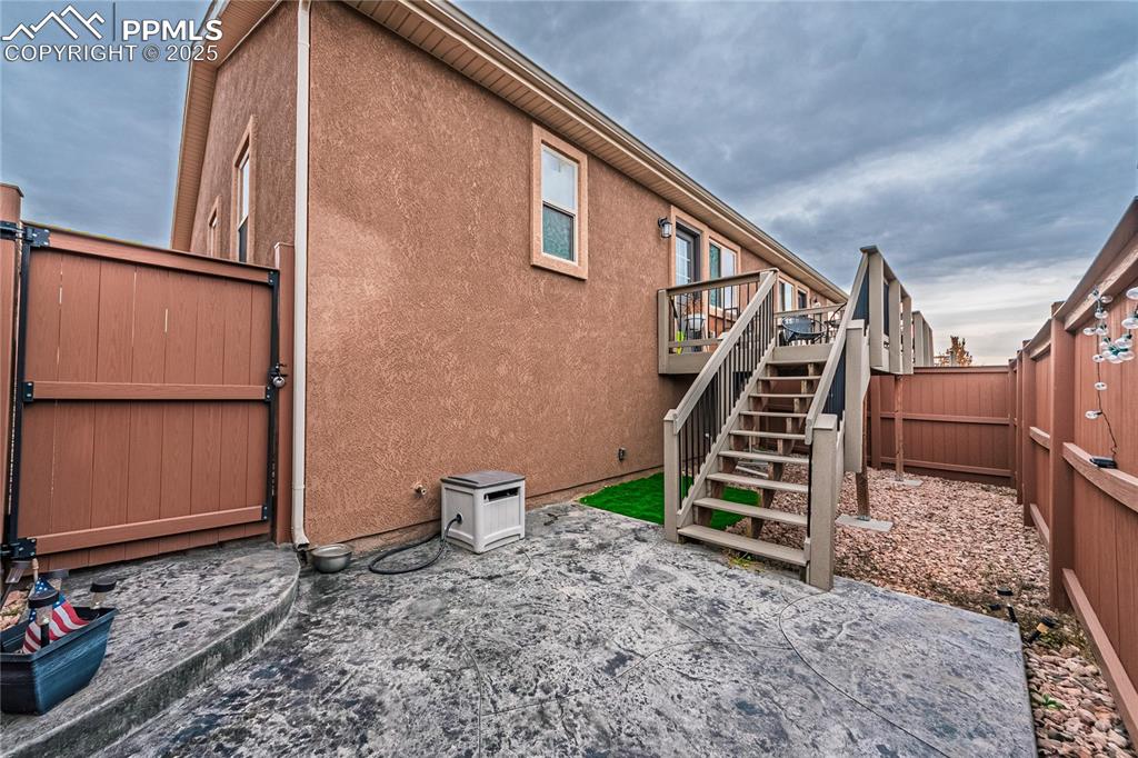 Image 33 of 36: Back of Structure