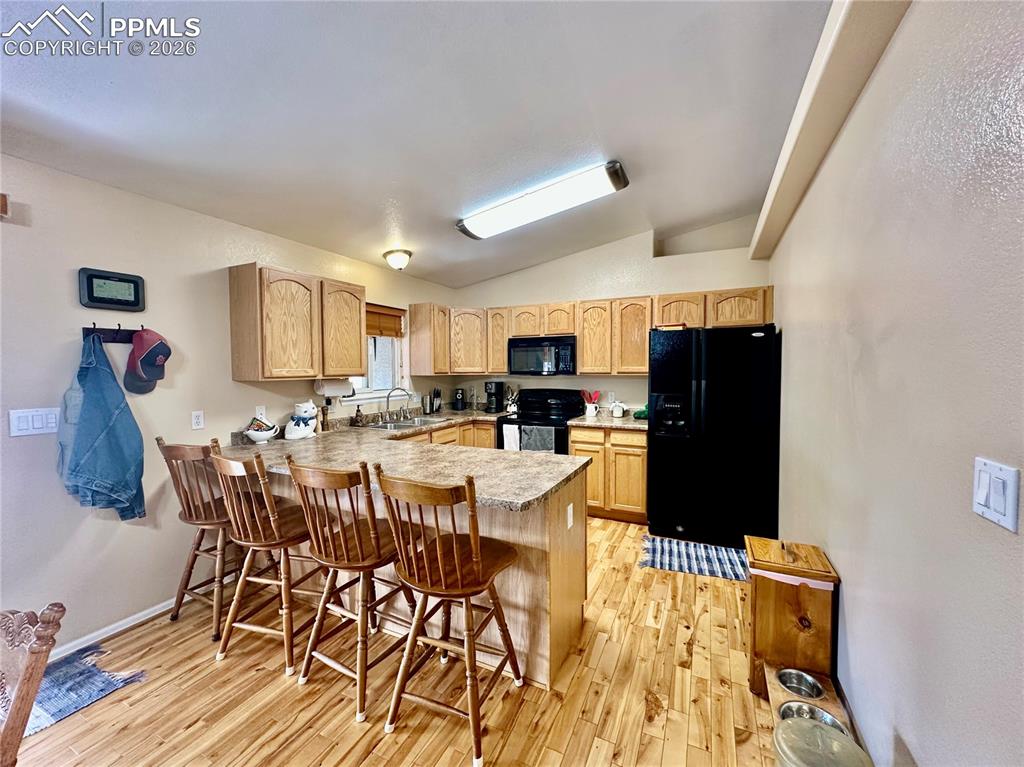 Image 10 of 26: Kitchen