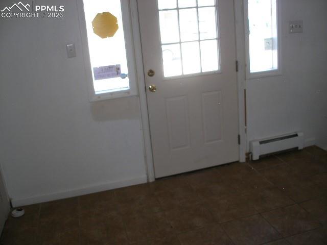 Image 35 of 40: Entry