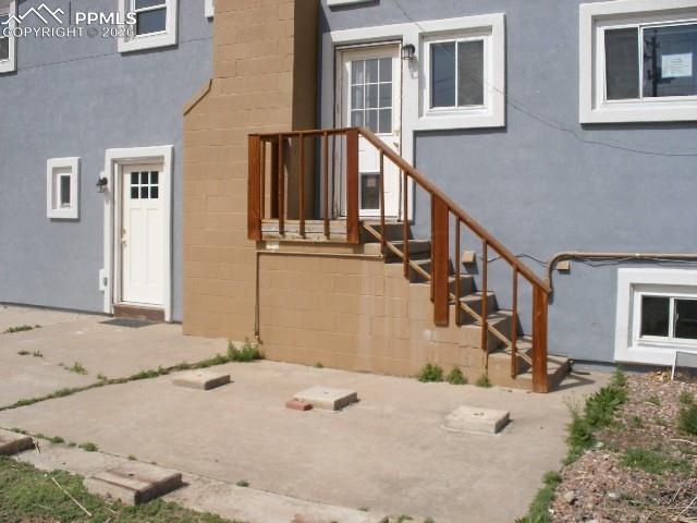 Image 4 of 40: Entry